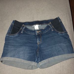 Liz Lange maternity jean shorts